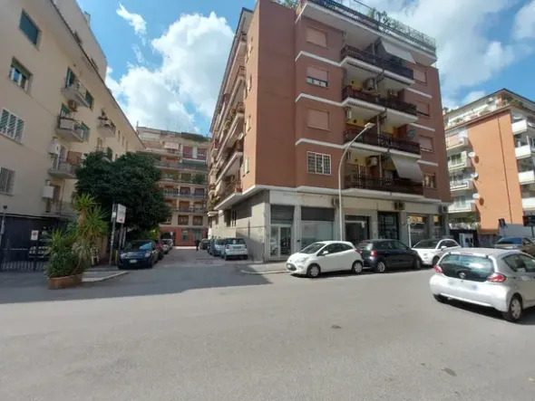 #2639065 Unità commerciale al piano seminterrato