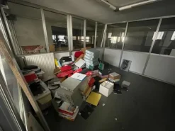 #13926 Unità commerciale su quattro piani