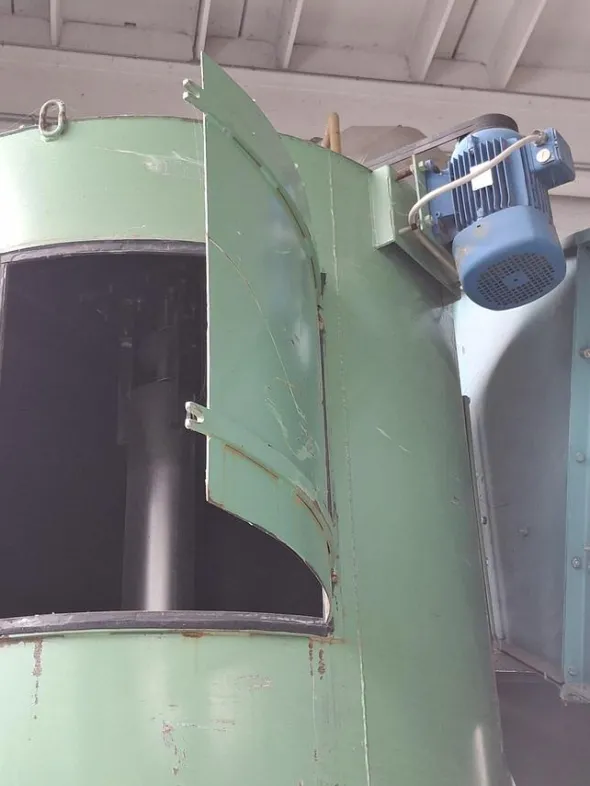 USED VERTICAL MIXER
