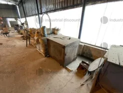 71#8816 Utensili e banchi da lavoro