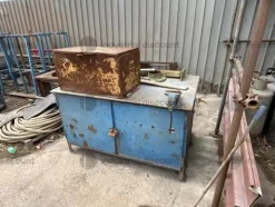71#8816 Utensili e banchi da lavoro