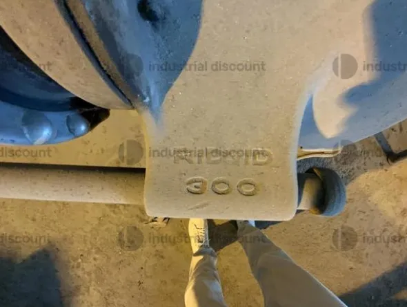 71#8816 Utensili e banchi da lavoro
