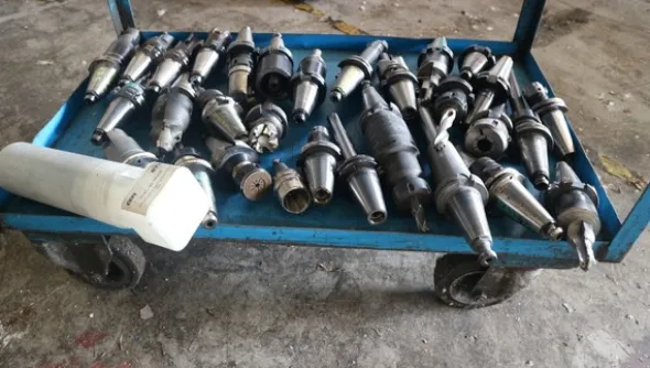 250#5049 Utensili e strumenti di misura