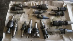 250#5049 Utensili e strumenti di misura
