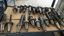 250#5049 Utensili e strumenti di misura