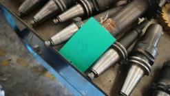 250#5049 Utensili e strumenti di misura