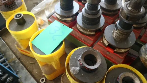 250#5049 Utensili e strumenti di misura