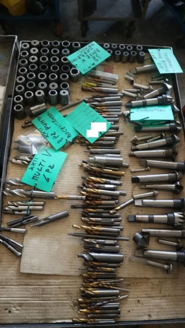 250#5049 Utensili e strumenti di misura