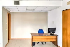 #25367 Vano ufficio al piano primo (sub 34) e servizi