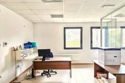 #25367 Vano ufficio al piano primo (sub 34) e servizi