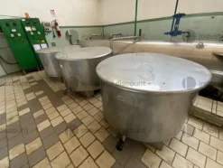 51#9550 Vasche in vetroresina ed acciaio per alimenti