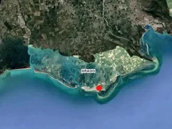 #24173 Vasta area edificabile, prospiciente al mare, in famosa località balneare