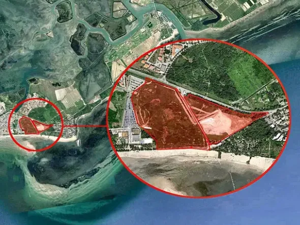 #24173 Vasta area edificabile, prospiciente al mare, in famosa località balneare