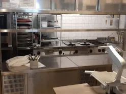 #2536514 Vendesi Attività Avviata Putignano Ristorante in centro