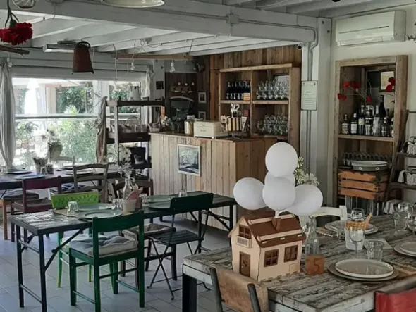 #2536514 Vendesi Attività Avviata Putignano Ristorante in centro