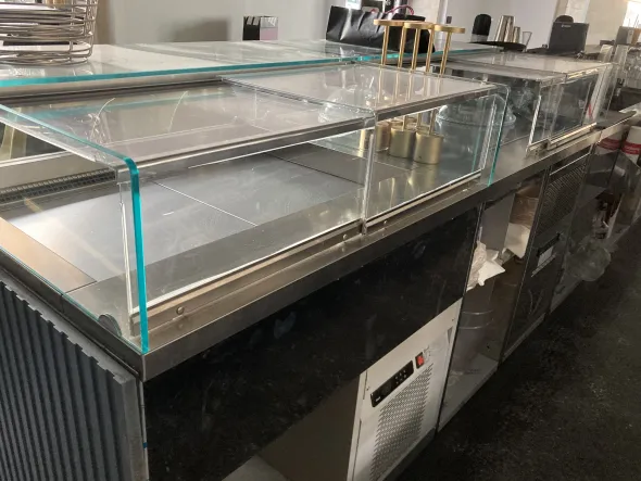Vendesi attrezzatura bar ristorante nuovissima