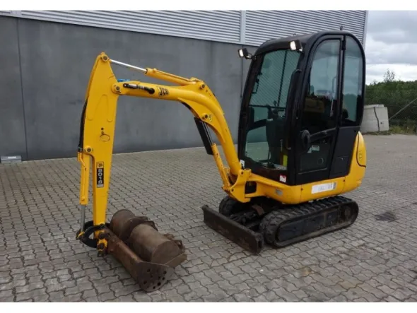 Vendesi Escavatore JCB 8018 2006