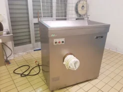 Vendoa causa inutilizzo tritacarne industriale iozzelli