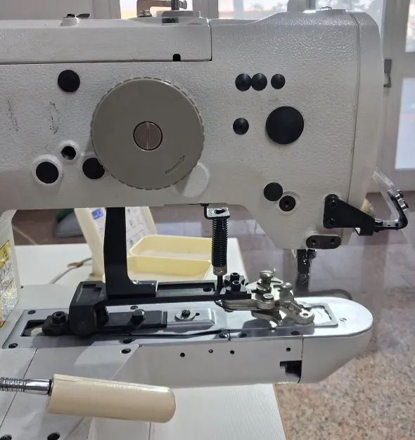 Vendo attaccabottoni Durkoop 532