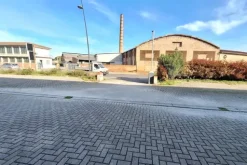 #23465 Venti uffici in blocco con posti auto scoperti