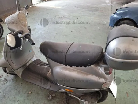 9#9294 Vespa Piaggio ET4