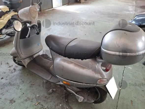 9#9294 Vespa Piaggio ET4