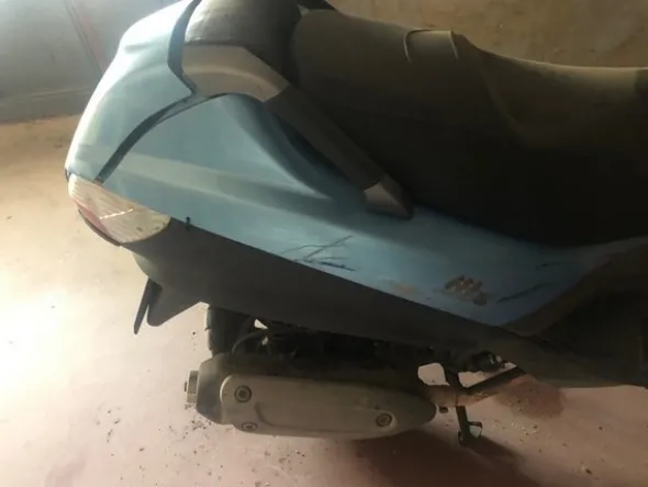 6#4719 Vespa Piaggio MP3