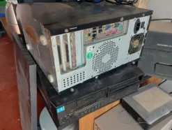 1#8374 Vetrina frigo per frollatura, tavolo in Teflon e attrezzature varie