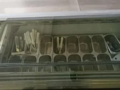 7#2823 Vetrina gelato