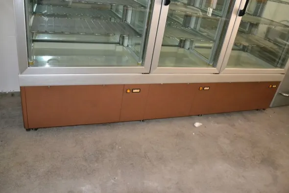 Vetrina refrigerata pasticceria 3 porte BT