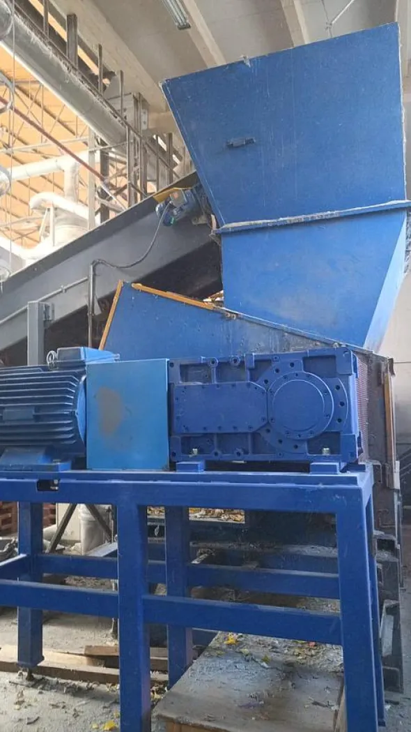 VMC Impianti single shaft shredder 1800 mm.