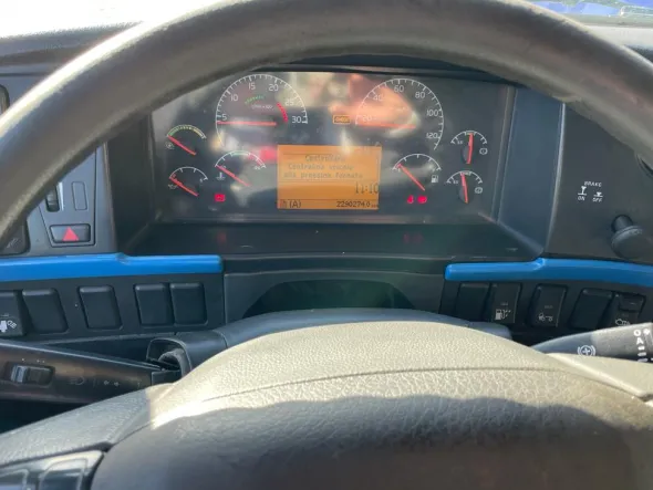 VOLVO FH 12 460 CISTERNA TRASPORTO MANGIMI E GRANAGLIE