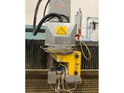 Waterjet 5 Assi con Pompa KMT 50 HP 4.100 Bar